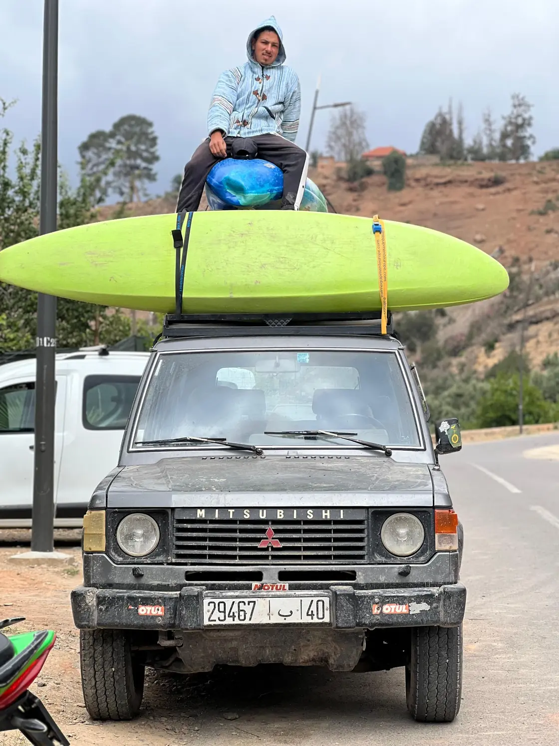 Transporte de kayaks en vehículo